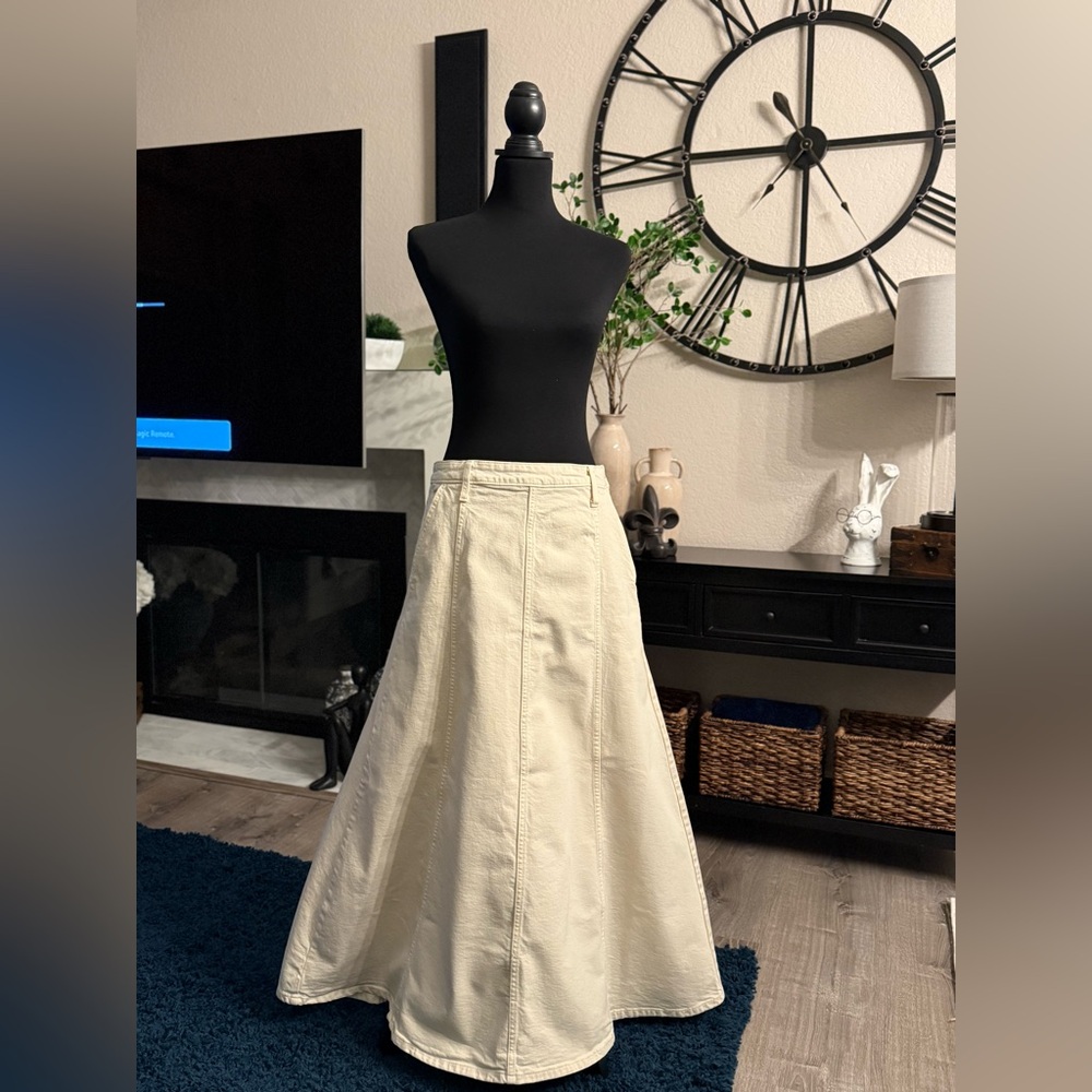 Banana Republic Factory Maxi A-Line Denim Skirt in Ecru - Size 10 - Picture 4 of 8